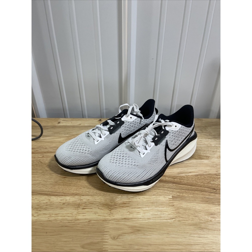 Nike Womens Vomero 17 Platinum Road Running Shoes FB8502-104 Size 7
